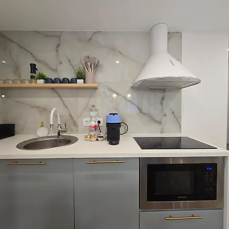 Apartment Carina Family Downtown Near M3 Metro Budapest
