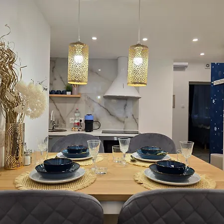 Apartment Carina Family Downtown Near M3 Metro Budapest